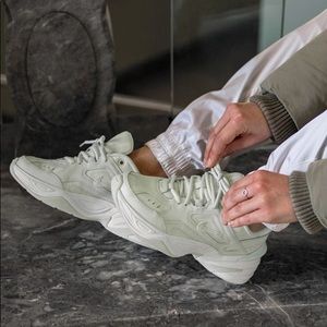 Nike M2K Tekno Spuce Aura